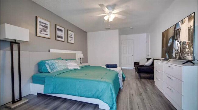 Building Photo - 8700 Eton Ct