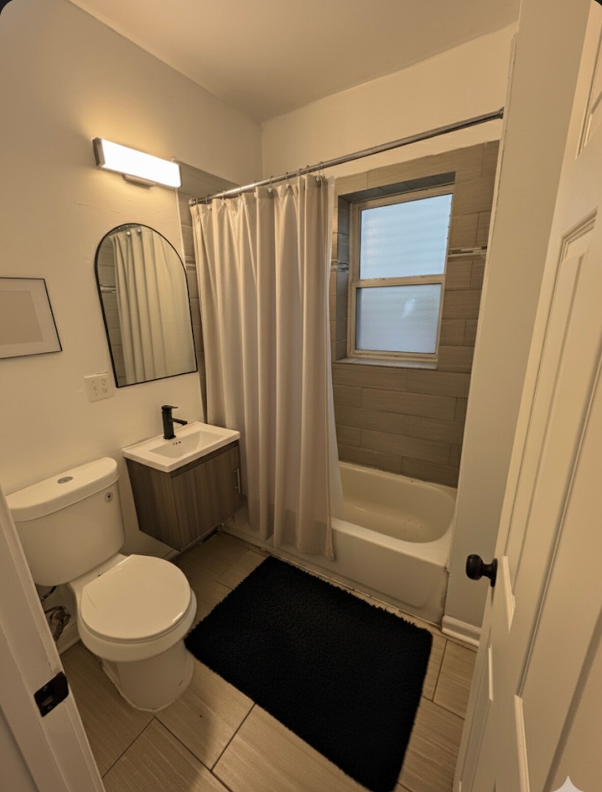 Building Photo - 6838 S King Dr