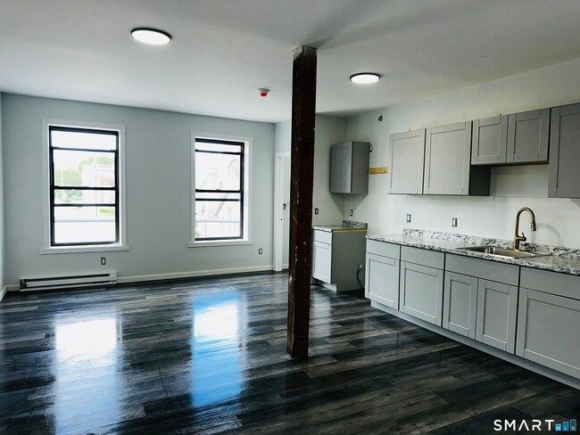 Building Photo - 63 Water St