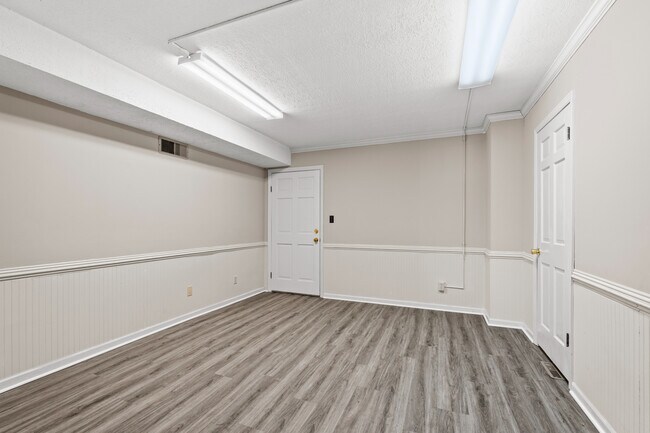 Building Photo - Plymouth