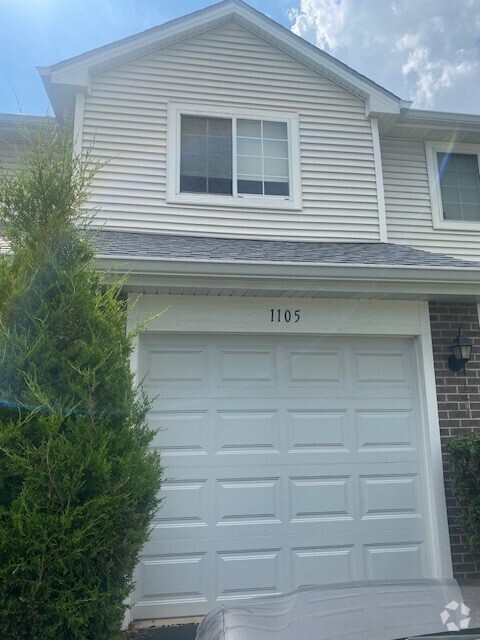 Building Photo - 1105 Cambria Ln S