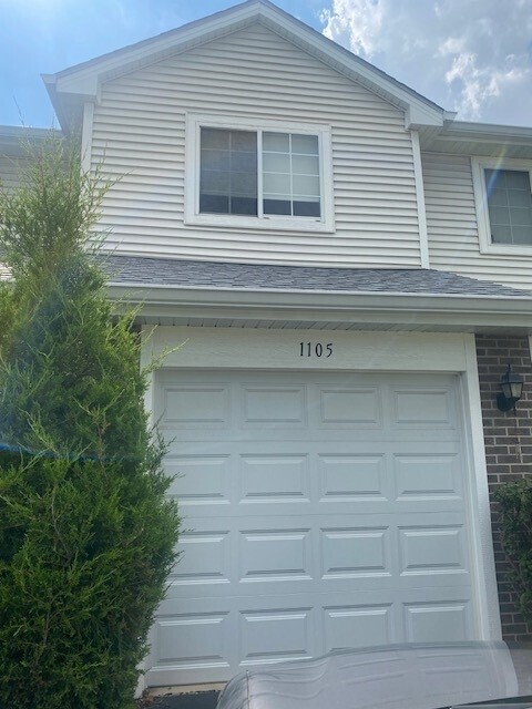 Building Photo - 1105 Cambria Ln S