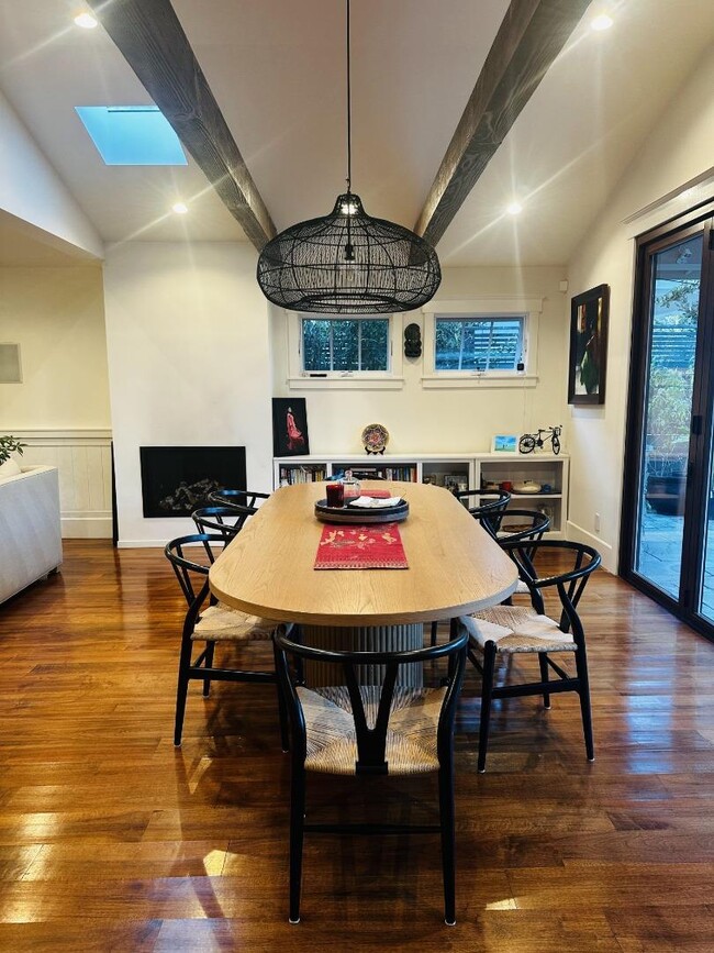 Building Photo - 3179 Bryant St