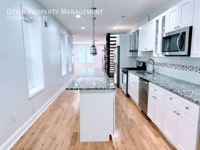 Building Photo - 2315 Dickinson St