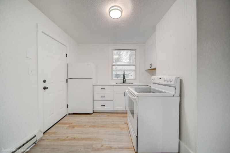 Building Photo - 725 2nd St