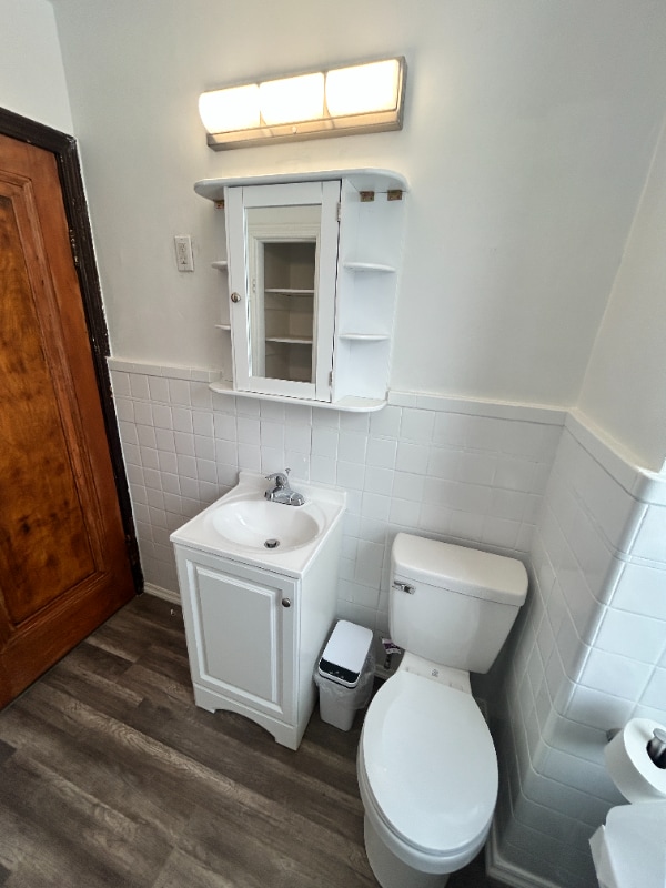 Building Photo - 323 Onyx Ave