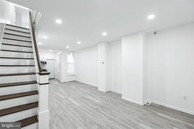 Building Photo - 5540 Harmer St