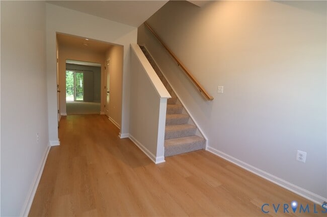 Building Photo - 419 Burden Dr