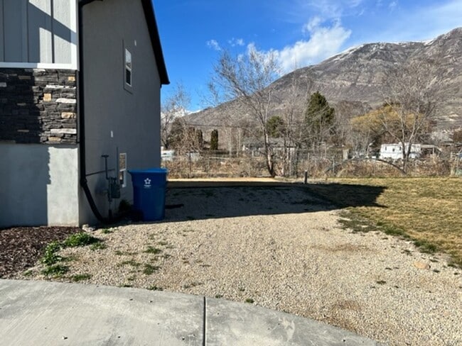 Building Photo - 583 N 400 E