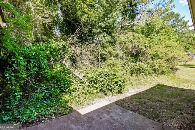 Building Photo - 320 Freeport Dr