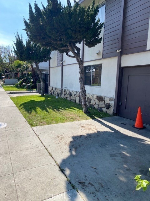 Building Photo - 787 Gardenia Ave