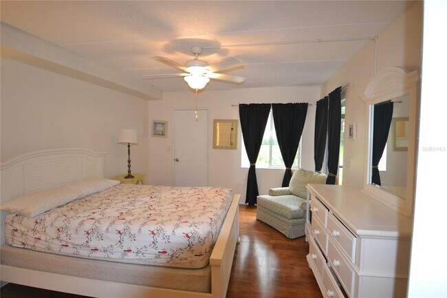 Building Photo - 123 Cypress Ct