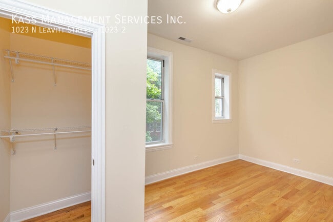 Building Photo - 1023 N Leavitt St