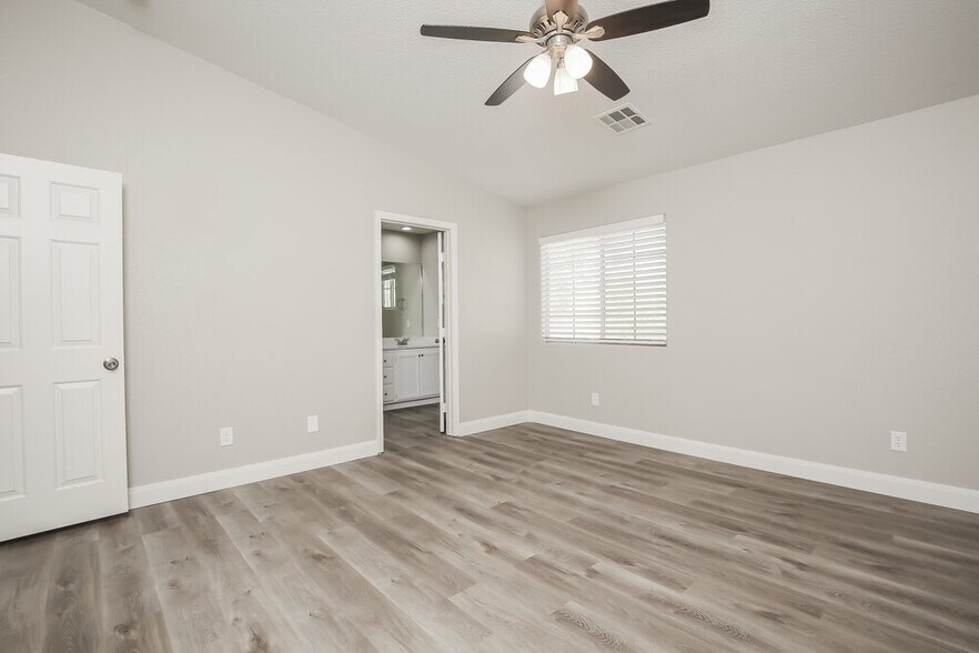 Building Photo - 5468 Mercantile St