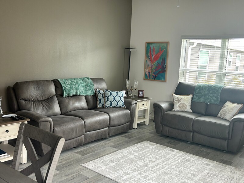 Building Photo - 3315 Shari St