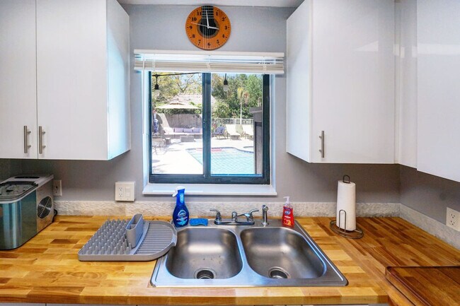 Building Photo - 4501 Briarcliff Ln