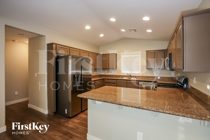 Building Photo - 3552 E Carisbrook Dr