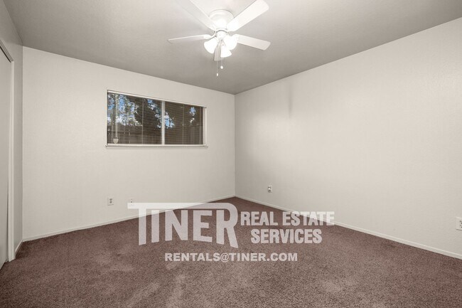 Building Photo - 9282 Corinthian Cir