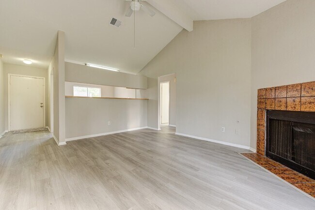 Building Photo - 20135 Telegraph Square Ln