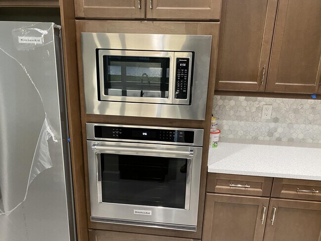 Building Photo - 4685 Estates Cir