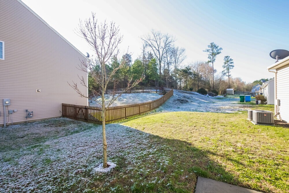 Building Photo - 7205 Sandown Ct