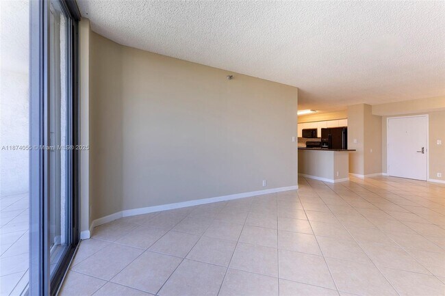 Building Photo - 3530 Mystic Pointe Dr