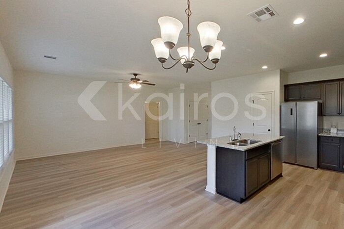 Building Photo - 123 Salvat Dr