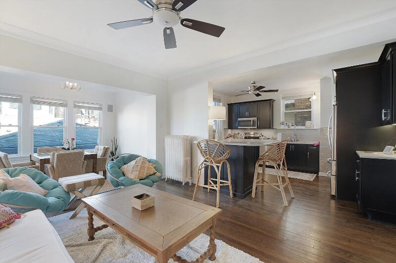 Building Photo - 6429 N Wayne Ave