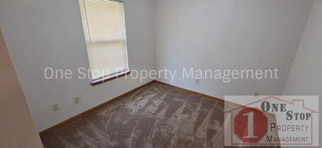 Building Photo - Beautiful 4 Bedroom 2 Bathroom in Grain Valley!