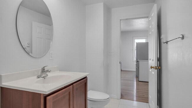 Building Photo - 1442 Main St