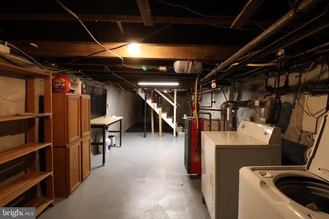 Building Photo - 8514 Shawnee St