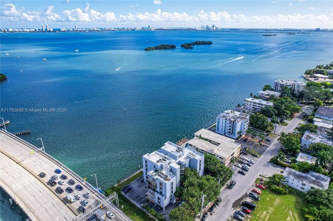 Building Photo - 7899 NE Bayshore Ct