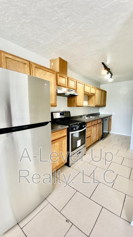 Building Photo - 1850 N 5th Ave