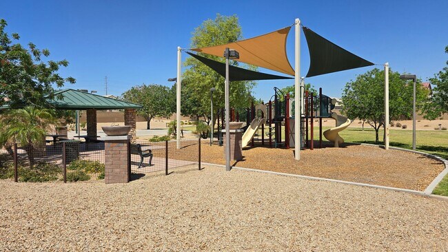 Building Photo - Beautifully updated home in Las Brisas Community of Goodyear!