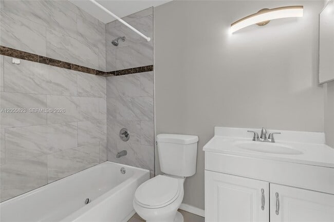Building Photo - 16640 Hemingway Dr