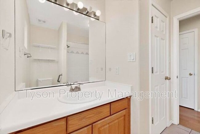 Building Photo - 10139 Arroyo Crest Dr NW