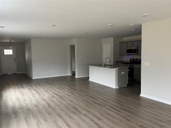 Building Photo - 424 Kohn Dr