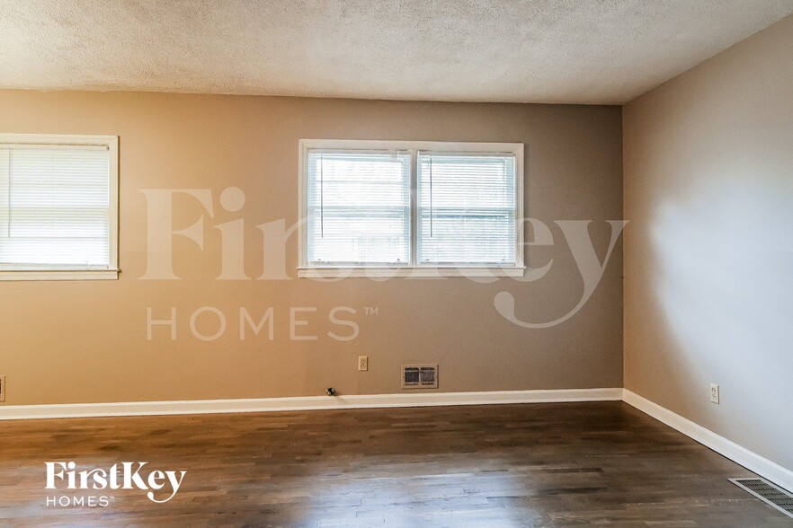 Building Photo - 4245 Springdale Cir