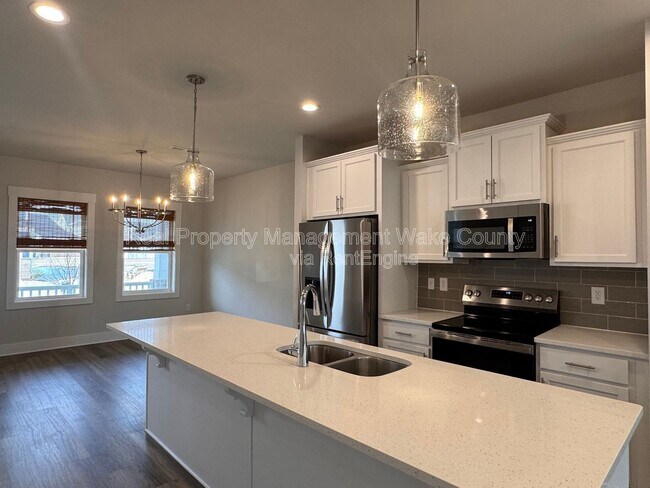 Building Photo - 1328 Barreto Dr