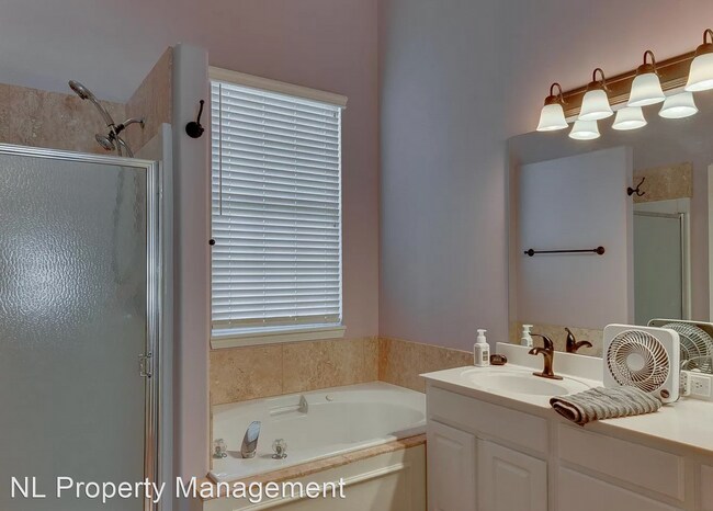 Building Photo - 5 br, 3 bath House - 19617 Poppleton Ave