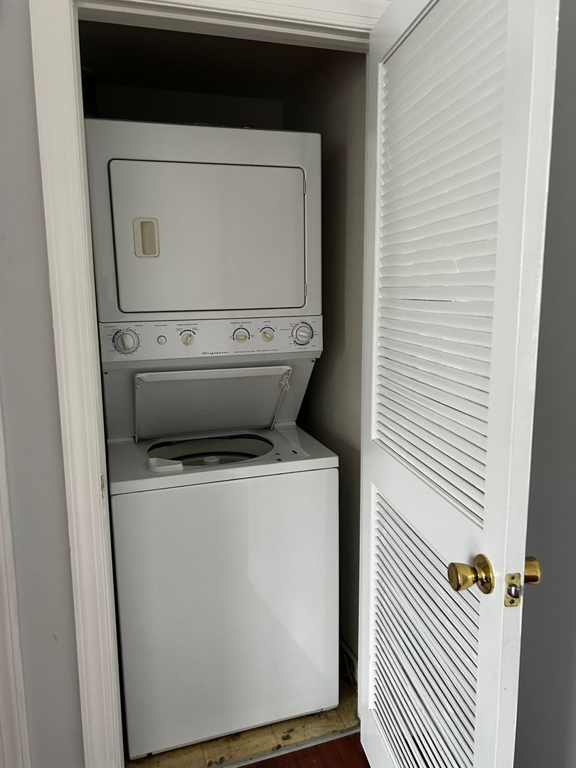 Building Photo - 713 Brandywine St SE