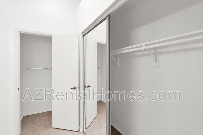 Building Photo - 1625 E Jerome Ave