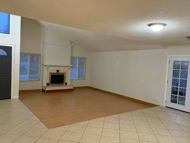 Building Photo - 6801 Olive Tree Way