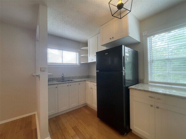 Building Photo - 1502 Heights Blvd