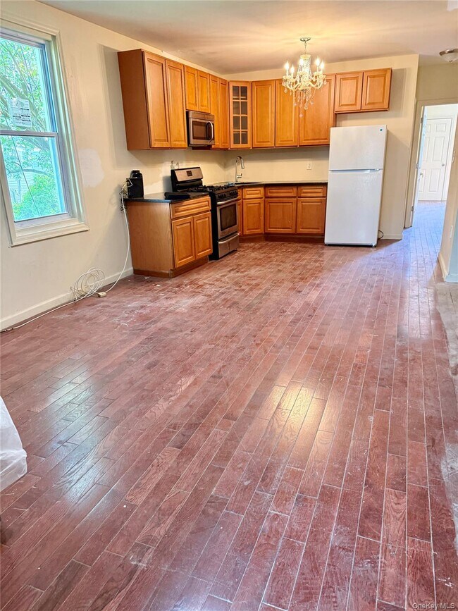 Building Photo - 145-54 107th Ave