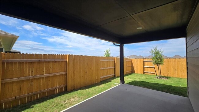 Building Photo - 122 Holmby Dr