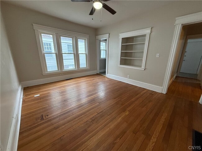 Building Photo - 367 Furman St