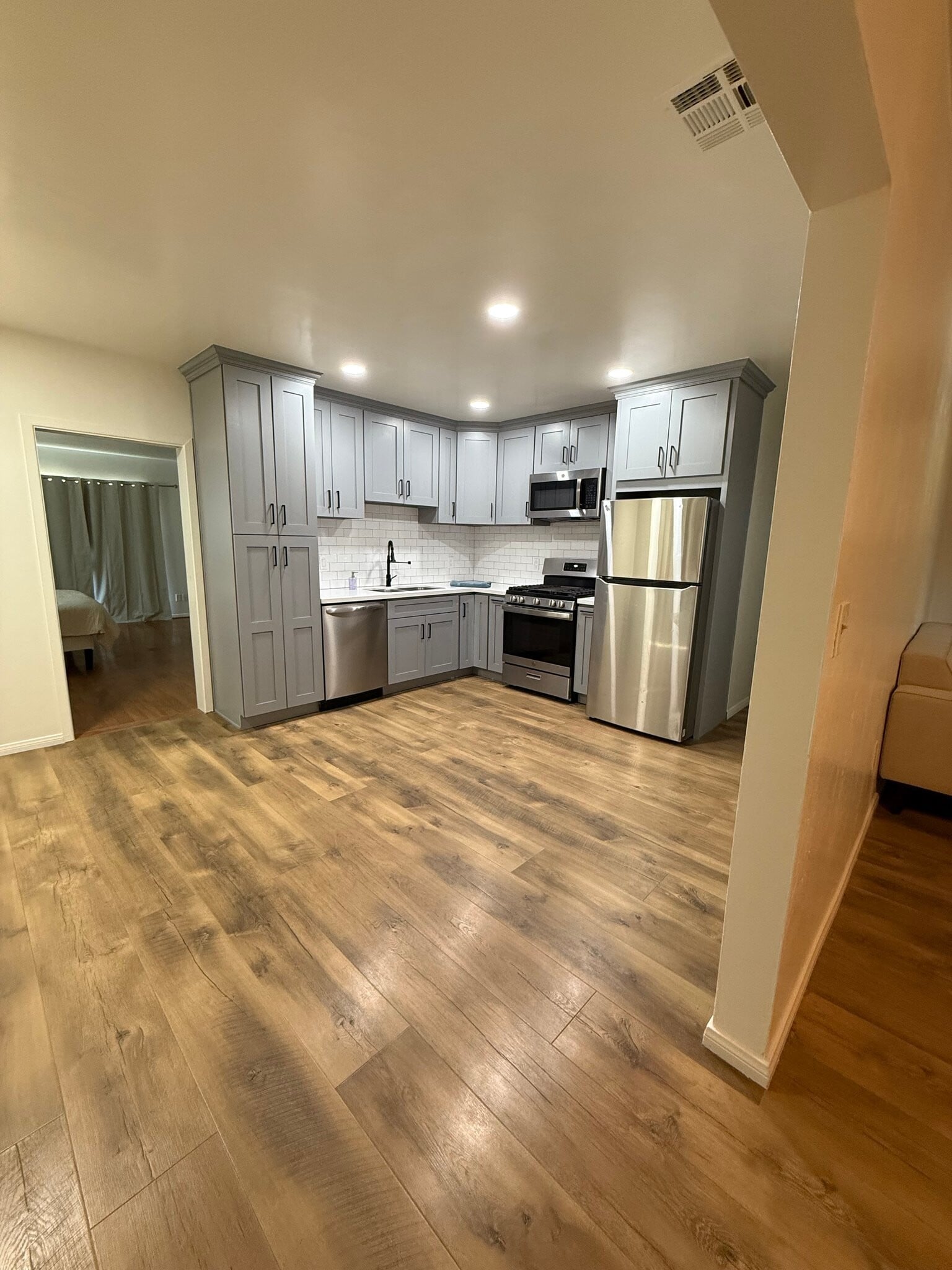 Building Photo - 25446 Lane St