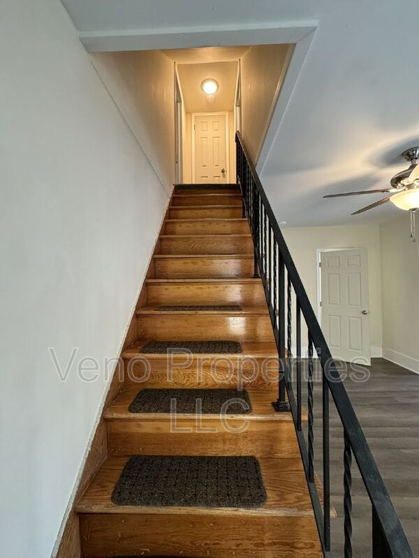 Building Photo - 25 William St