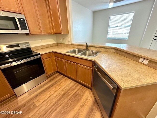 Building Photo - 1948 Yellowfin Dr